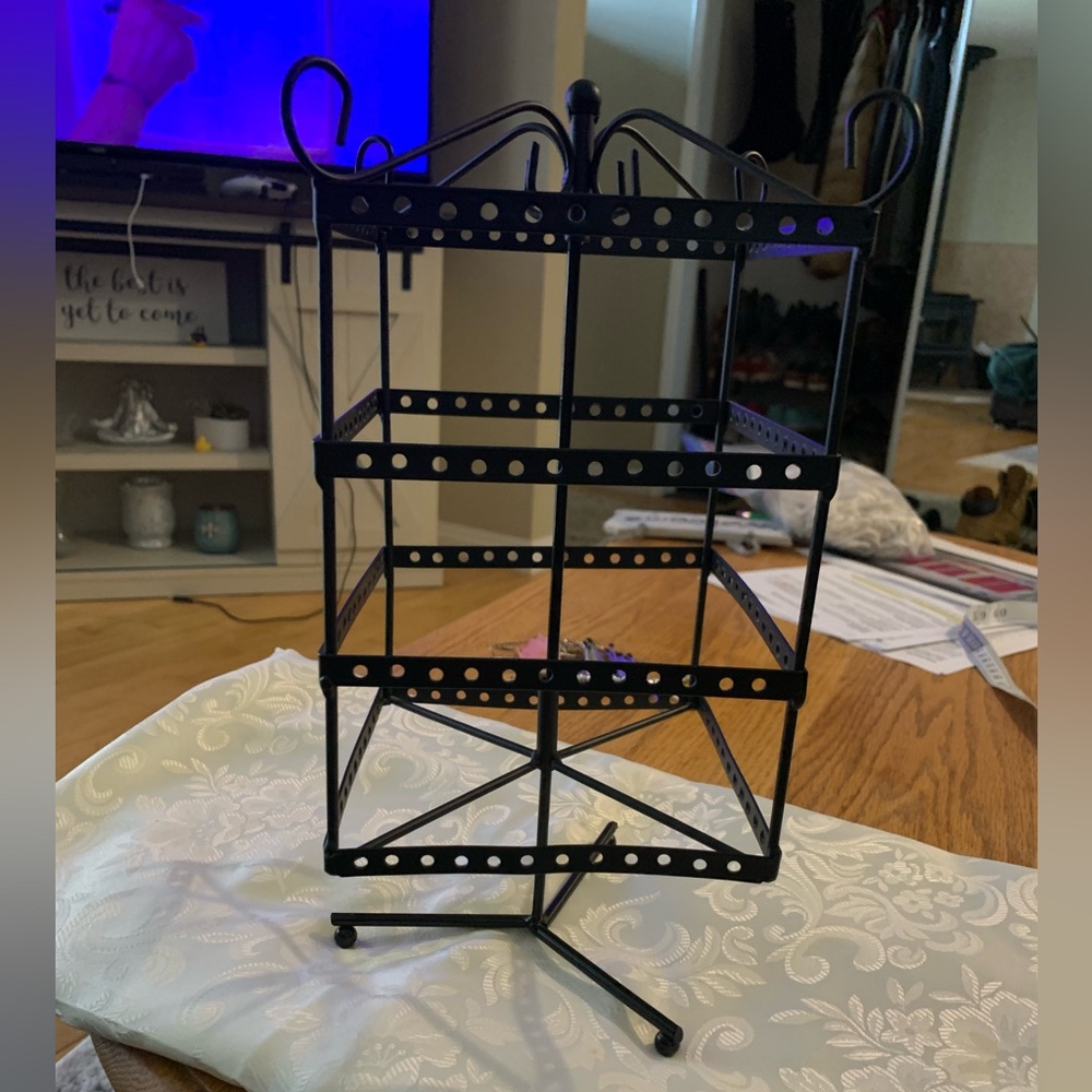 Black Metal Spinning earring stand